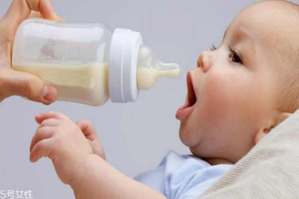 宝宝不吃奶粉怎么办 教你轻松解决